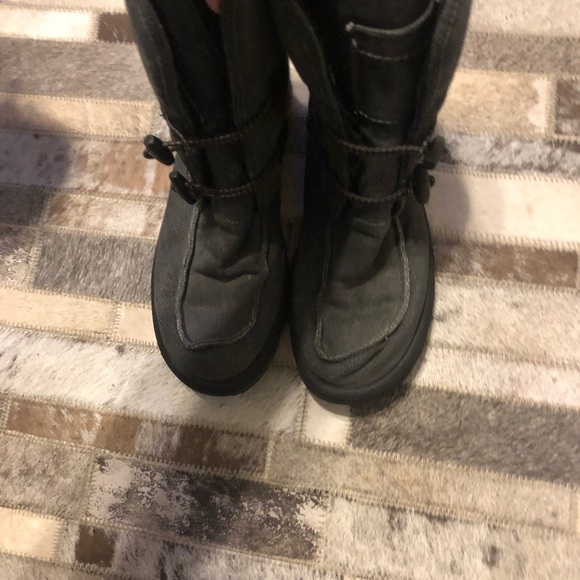 Sanuk boots Sz 8 women’s winter button - Picture 2 of 8